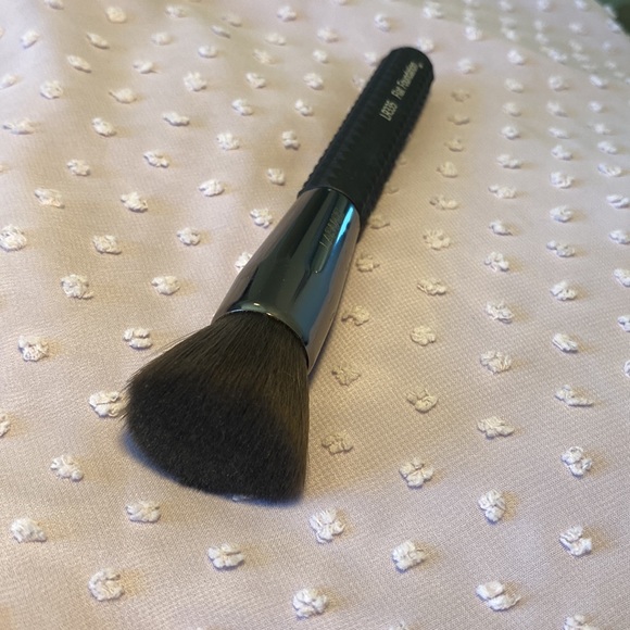 3/$30 Laruce LR335 Flat Foundation Brush - Picture 3 of 7